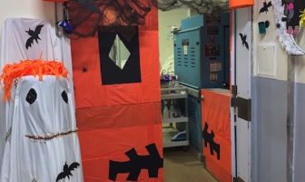Concurso de decoración puertas – hallowen en el Hotel Corales de Indias